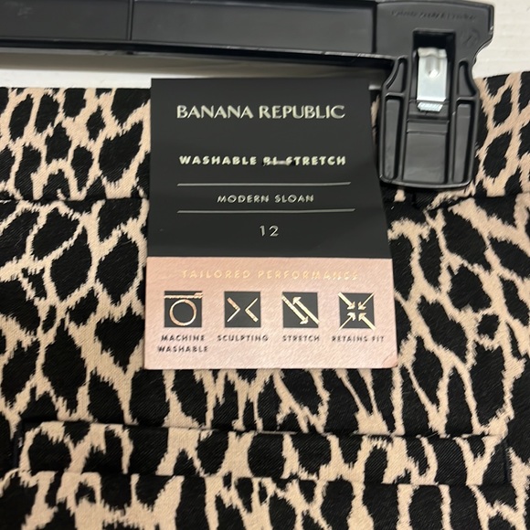 Banana Republic, animal print ankle pants. Black and beige. New, never worn - Picture 3 of 4
